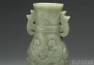 图片[2]-Jade hu jar with coiling twin-bodied dragon pattern, Qing dynasty (1644-1911)-China Archive